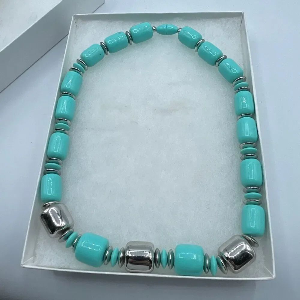 Vintage 1980’s acrylic silver & turquoise beaded necklace